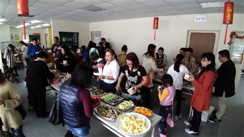 Visiting Maternal Parents on the Second Day of Chinese New Year – Family Potluck Reunion(11)
