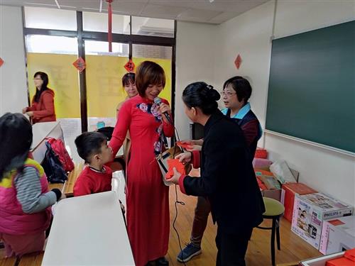Visiting Maternal Parents on the Second Day of Chinese New Year – Family Potluck Reunion(12)