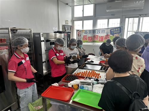 《跨月國界》—新住民異國手工中秋月餅共學工作坊